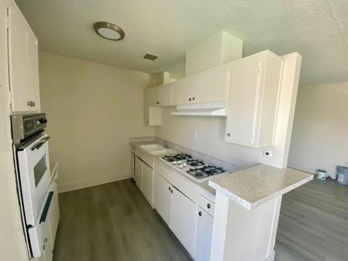 1776 S Rimpau Blvd., Los Angeles, CA 90019
