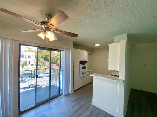1776 S Rimpau Blvd., Los Angeles, CA 90019