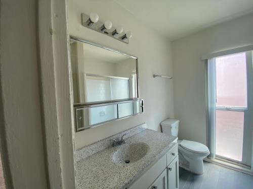 1776 S Rimpau Blvd., Los Angeles, CA 90019