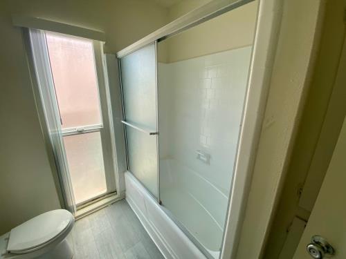 1776 S Rimpau Blvd., Los Angeles, CA 90019
