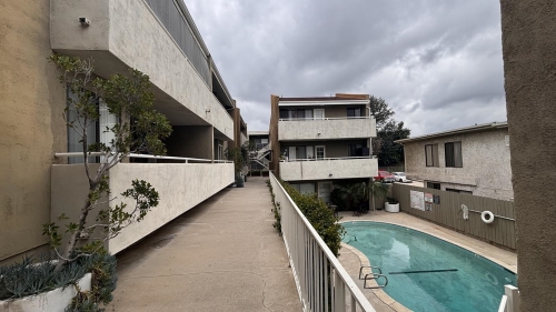 18144 Burbank Blvd, Tarzana, CA 91356