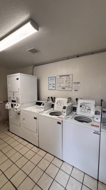 18144 Burbank Blvd, Tarzana, CA 91356