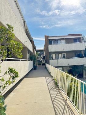 18144 Burbank Blvd, Tarzana, CA 91356