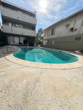 18144 Burbank Blvd, Tarzana, CA 91356