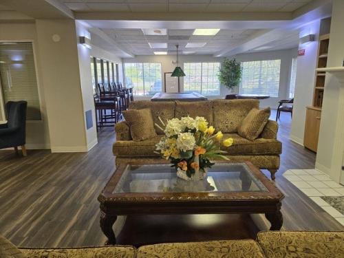 1501 N Brea Blvd, Fullerton, CA 92835