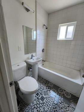 526-528 Golden Ave, Long Beach, CA 90802