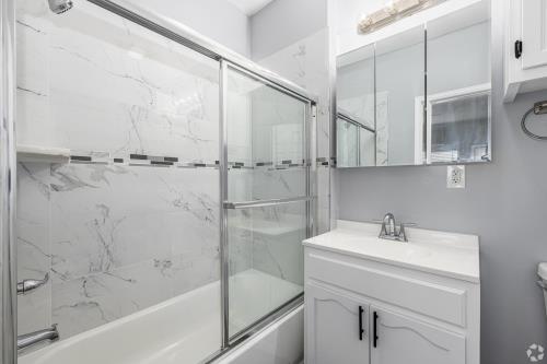 1032-1036 S Normandie Ave, Los Angeles, CA 90006