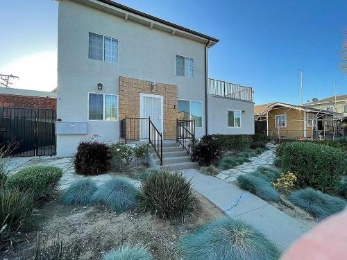 1823 Gardenia Ave, Long Beach, CA 90806