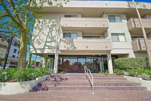 5101 Balboa Blvd, Encino, CA 91316