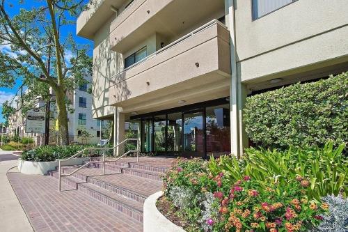 5101 Balboa Blvd, Encino, CA 91316