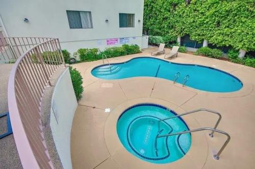 5101 Balboa Blvd, Encino, CA 91316