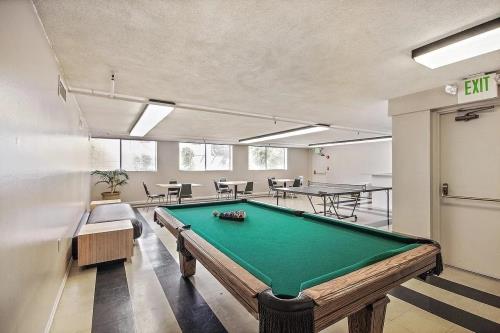 5101 Balboa Blvd, Encino, CA 91316