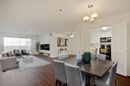 5101 Balboa Blvd, Encino, CA 91316