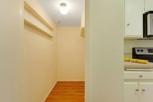 5101 Balboa Blvd, Encino, CA 91316
