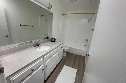 5101 Balboa Blvd, Encino, CA 91316