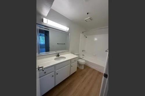 5101 Balboa Blvd, Encino, CA 91316