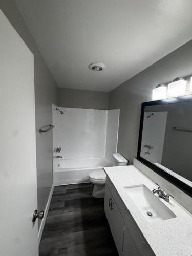 1220 Bryan Ave, Tustin, CA 92780