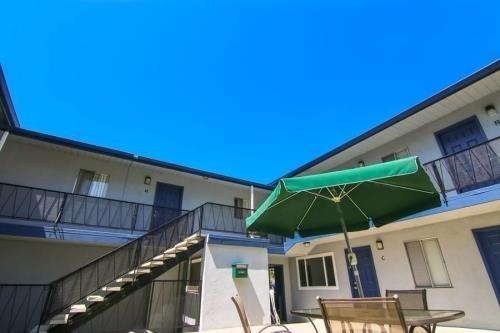 211 S Nevada Street, Oceanside, CA 92054