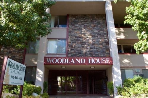 22035 Burbank Blvd, Woodland Hills, CA 91367