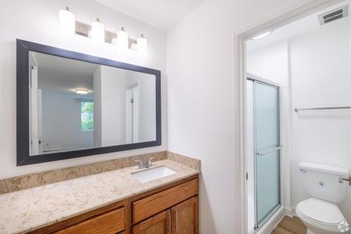 22035 Burbank Blvd, Woodland Hills, CA 91367