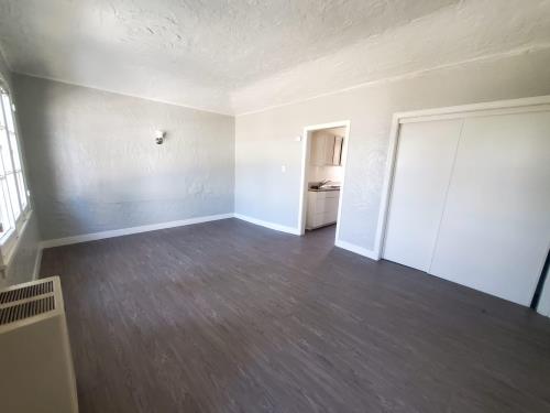 2360 W. 18th St, Los Angeles, CA 90019