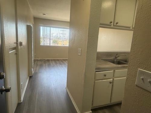 808 W Anaheim St, Wilmington, CA 90744