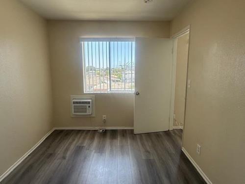 808 W Anaheim St, Wilmington, CA 90744