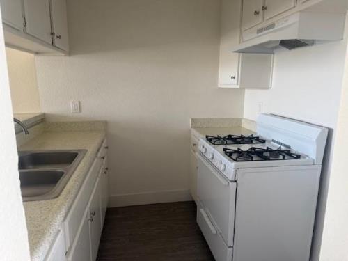 808 W Anaheim St, Wilmington, CA 90744