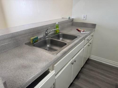 808 W Anaheim St, Wilmington, CA 90744