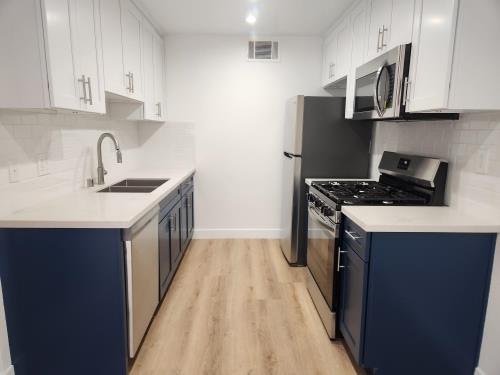 9404 Van Nuys Blvd., Panorama City, CA 91402