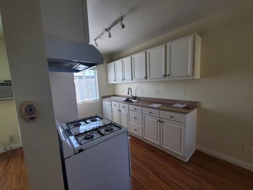 12618 Venice Blvd, Los Angeles, CA 90066