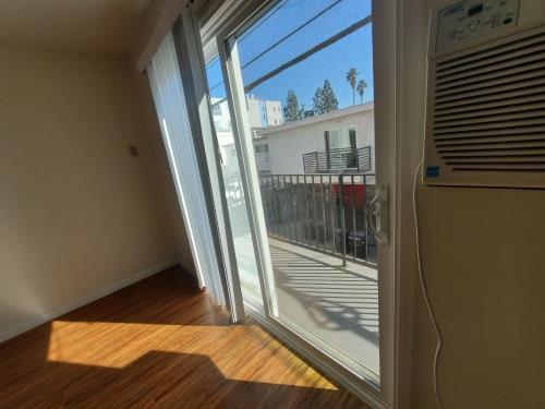 12618 Venice Blvd, Los Angeles, CA 90066