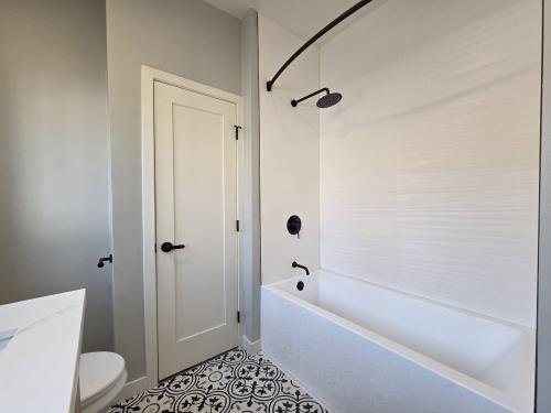 1411 Mohawk St, Los Angeles, CA 90023