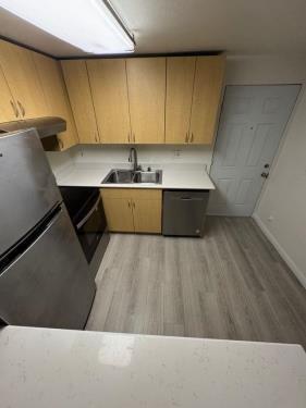 3030 WAVERLY DRIVE, LOS ANGELES, CA 90039