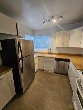 11940 Laurelwood Dr, Studio City, CA 91604