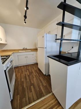 11940 Laurelwood Dr, Studio City, CA 91604