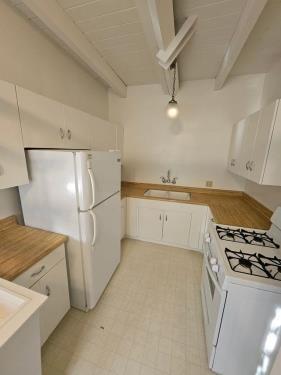 11940 Laurelwood Dr, Studio City, CA 91604