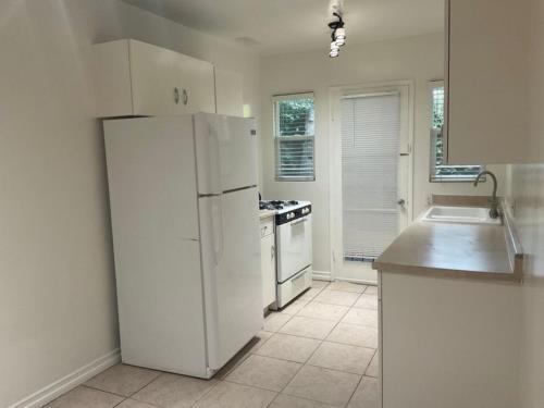 11940 Laurelwood Dr, Studio City, CA 91604
