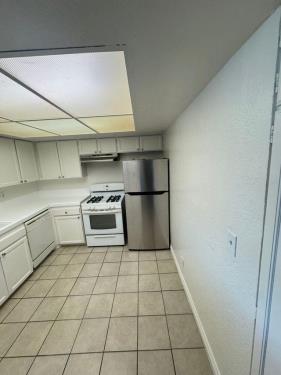 18144 Burbank Blvd, Tarzana, CA 91356