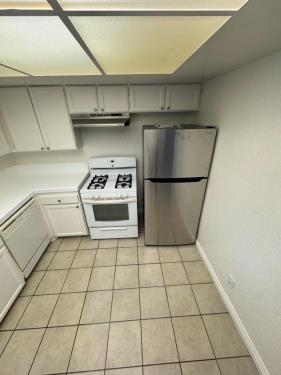 18144 Burbank Blvd, Tarzana, CA 91356