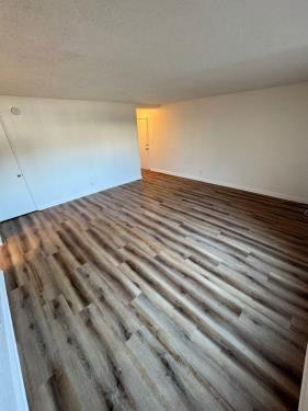 18144 Burbank Blvd, Tarzana, CA 91356