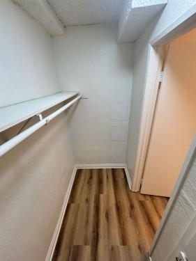 18144 Burbank Blvd, Tarzana, CA 91356