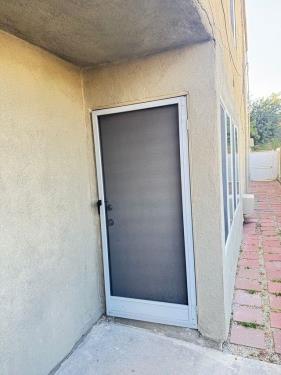 18144 Burbank Blvd, Tarzana, CA 91356