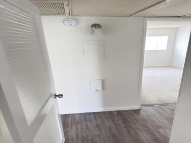 18144 Burbank Blvd, Tarzana, CA 91356