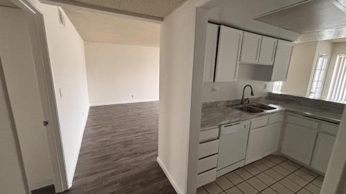 18144 Burbank Blvd, Tarzana, CA 91356