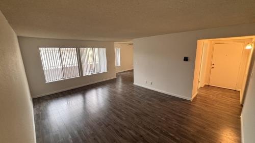 18144 Burbank Blvd, Tarzana, CA 91356