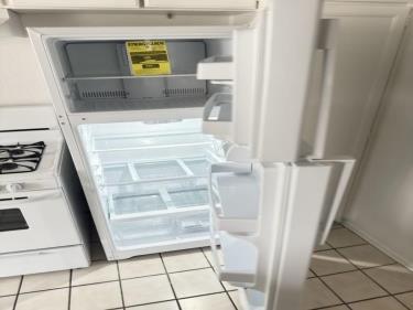 18144 Burbank Blvd, Tarzana, CA 91356