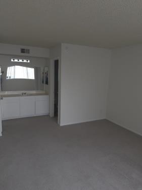 18144 Burbank Blvd, Tarzana, CA 91356