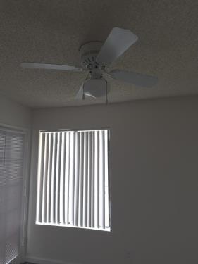 18144 Burbank Blvd, Tarzana, CA 91356