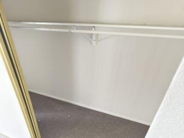 18144 Burbank Blvd, Tarzana, CA 91356